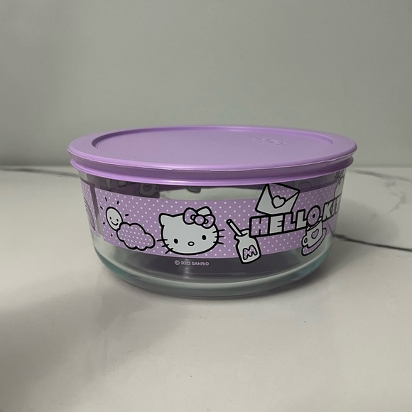 NEW Large Hello Kitty Pyrex Container - Picture 3 of 4
